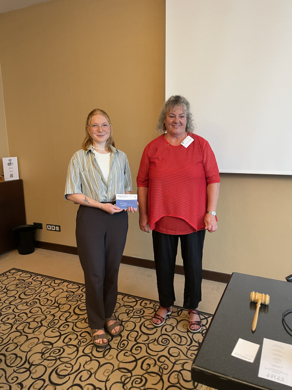 Leah Krieger der Männerberatung und Stefanie Wagner des Lions Clubs Mainz